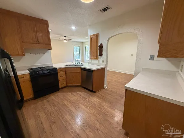 $2,550 | 3801 North 12th Avenue, Pensacola, FL 32503