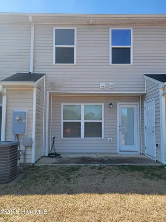 $1,325 | 120 Beacon Woods Drive, Holly Ridge, NC 28445