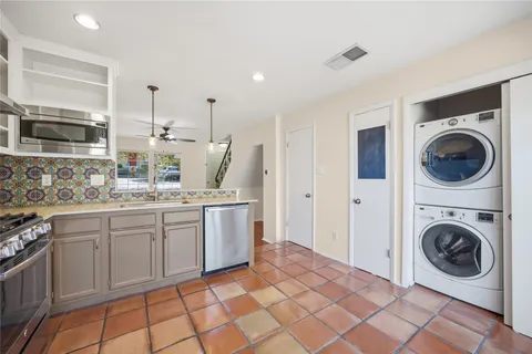 $214,900 | 1411 Gracy Farms Lane, Unit 52, Austin, TX 78758