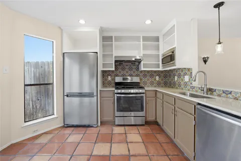 $214,900 | 1411 Gracy Farms Lane, Unit 52, Austin, TX 78758