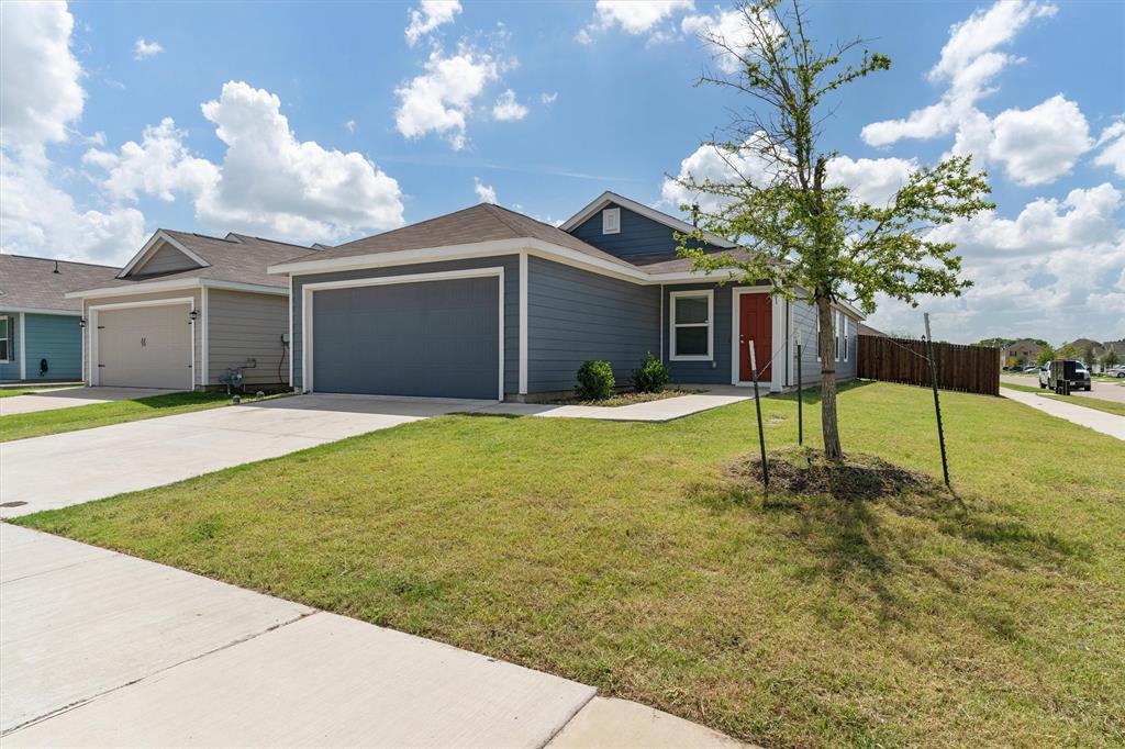 7781 Ruellia Road McKinney, TX 75071 - Photo 3 of 25 View of front of house with a corner-lot view