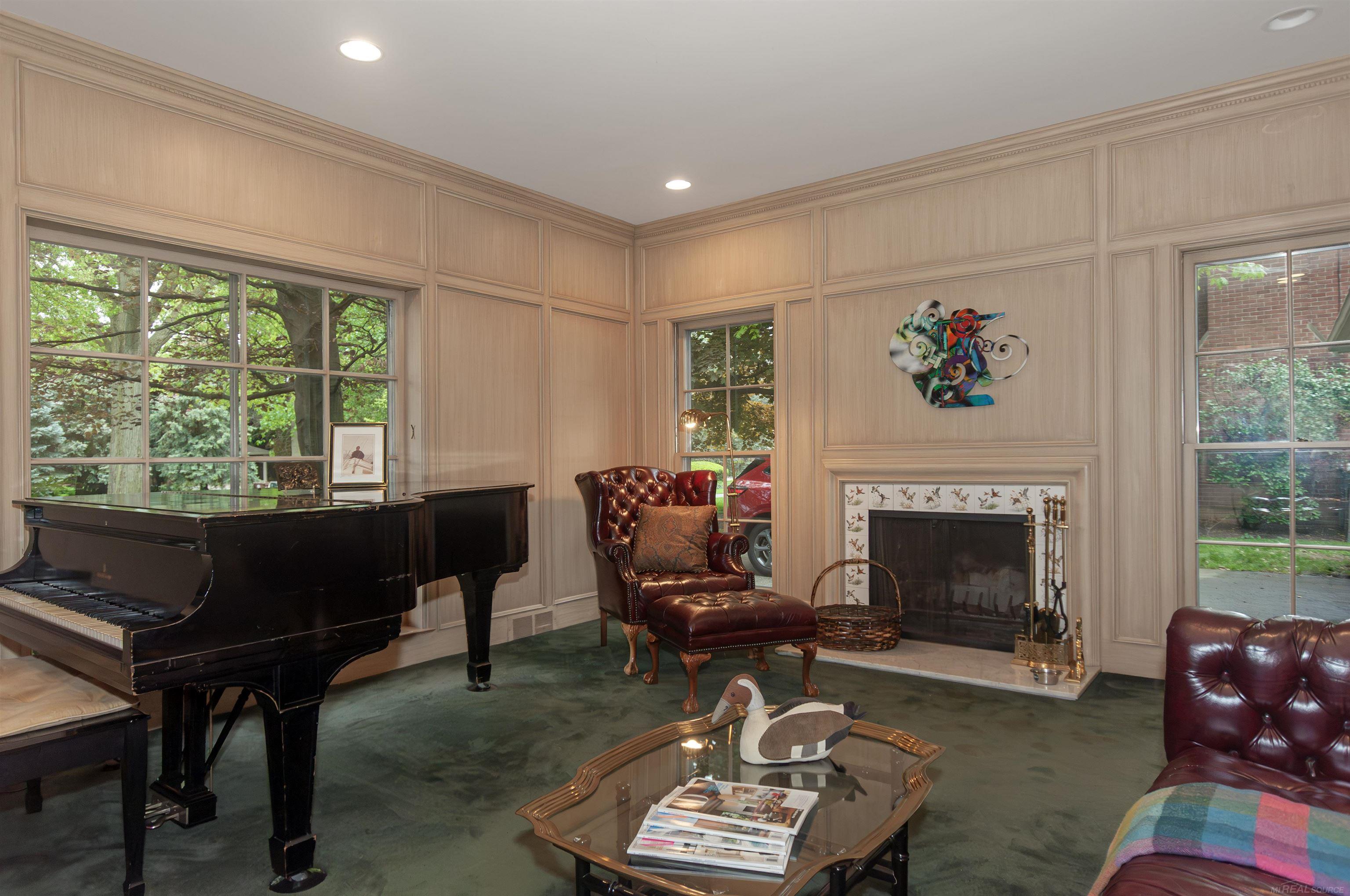 570 Oxford Road Grosse Pointe Woods, MI 48236 - Photo 36 of 99