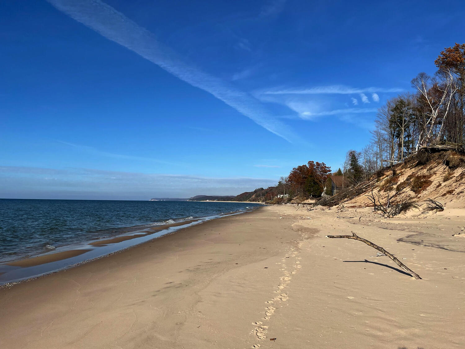 6376 Lakeshore Road Manistee, MI 49660 - Photo 2 of 9 Bonnie 2