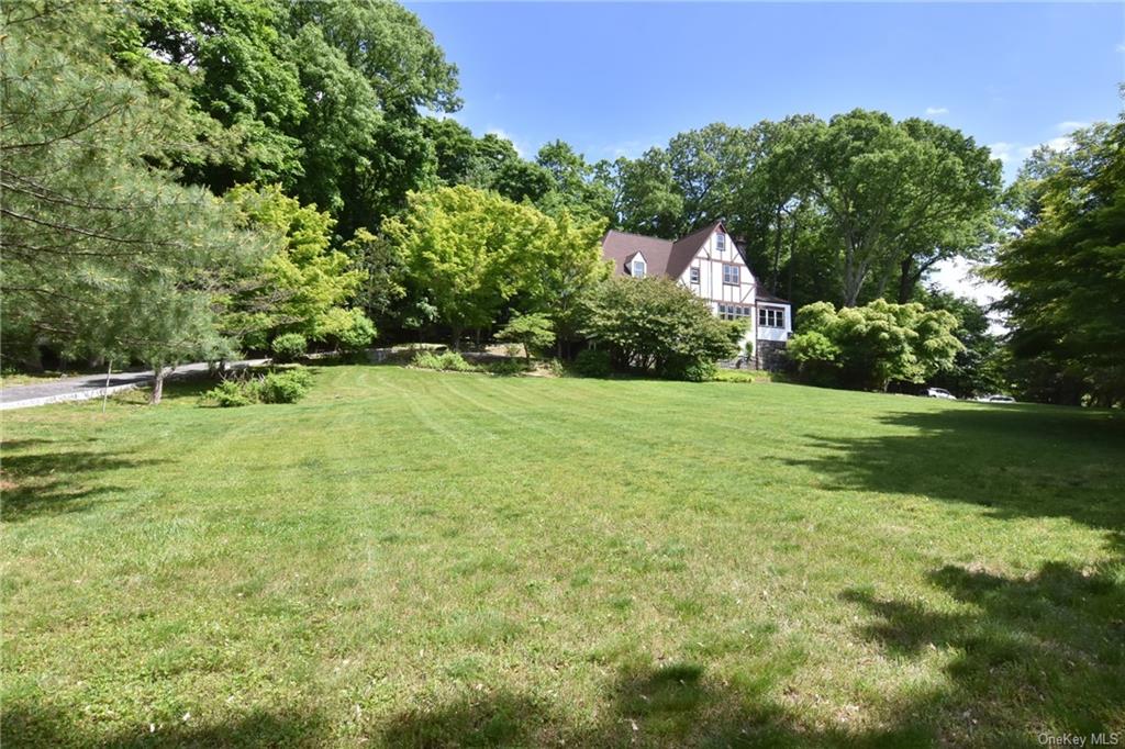 2 Cricket Lane, Dobbs Ferry, NY 10522 Compass
