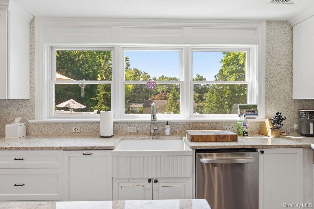 55 Harris Road Katonah, NY 10536 - Photo 16 of 50 Kitchen