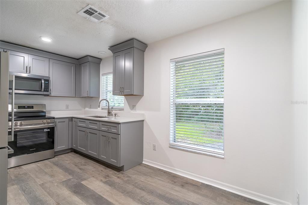 497 West Beresford Road DeLand, FL 32720 - Photo 14 of 44