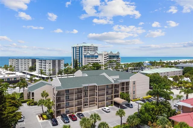 $525,000 | 845 Benjamin Franklin Drive, Unit 101, Sarasota, FL 34236
