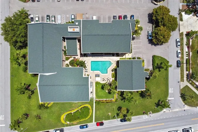 $525,000 | 845 Benjamin Franklin Drive, Unit 101, Sarasota, FL 34236