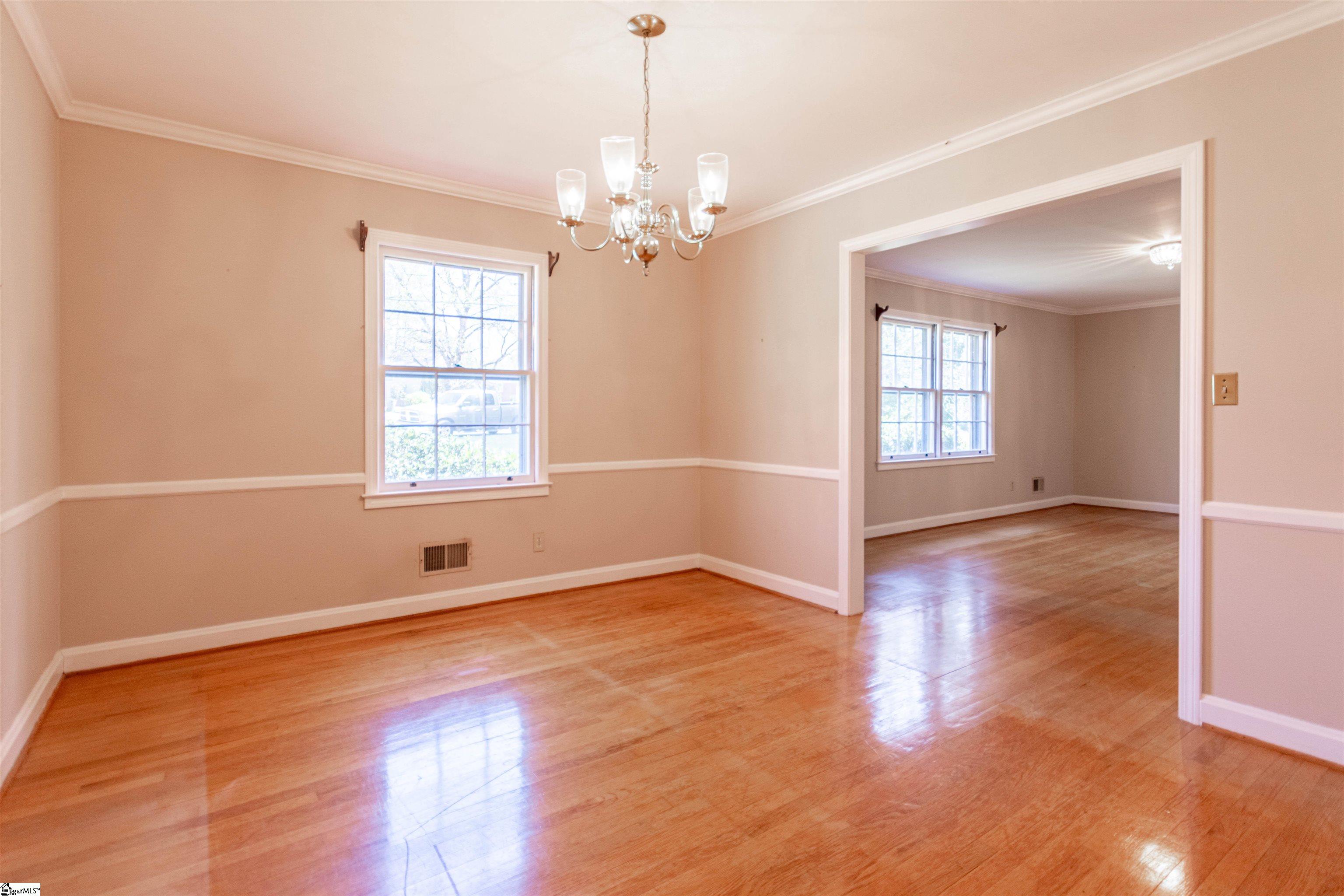 220 Buckingham Road Greenville, SC 29607 - Photo 7 of 28