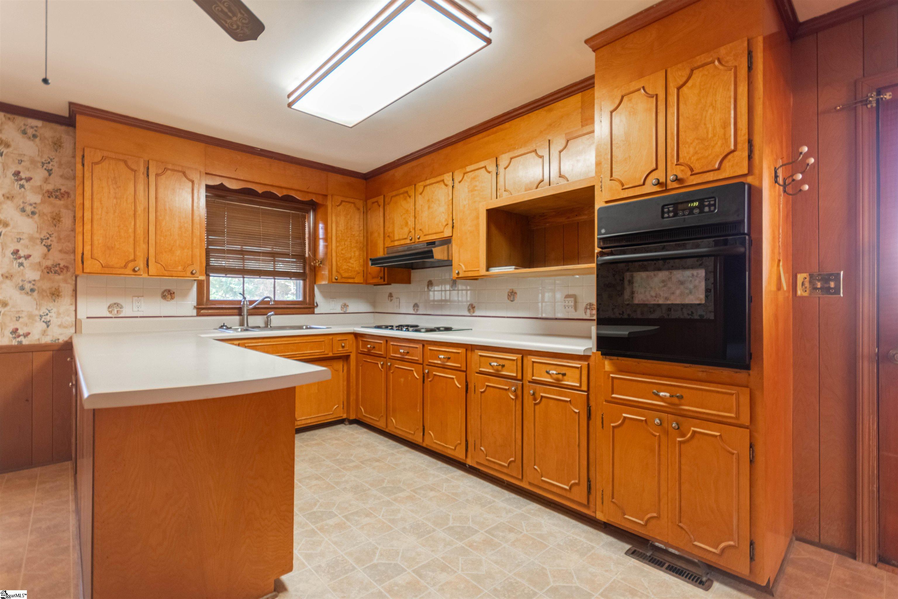 220 Buckingham Road Greenville, SC 29607 - Photo 9 of 28