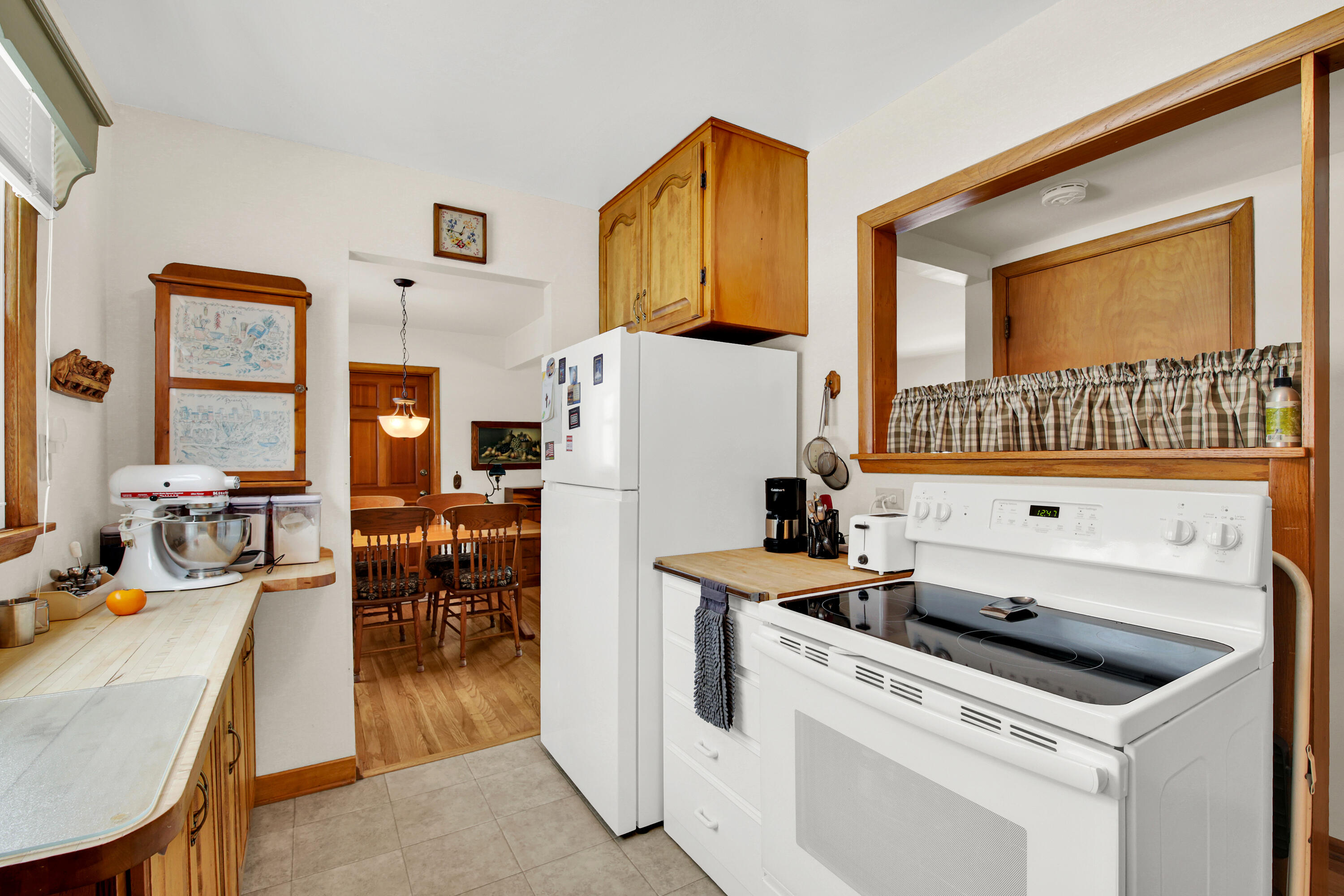 W150S6441 Spring Lane Muskego, WI 53150 - Photo 8 of 24 Appliances included