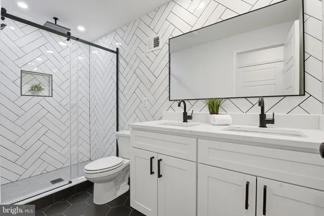 $565,000 | 627 South Lakewood Avenue, Baltimore, MD 21224