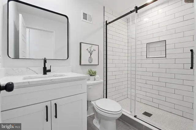 $565,000 | 627 South Lakewood Avenue, Baltimore, MD 21224