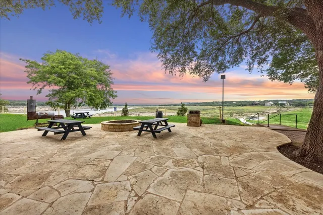 a view of a garden with an outdoor space and sitting space