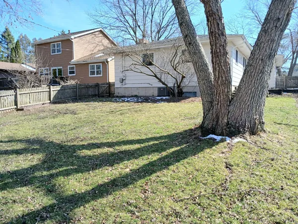 $2,800 | 1388 Gardina Vista, Crystal Lake, IL 60014