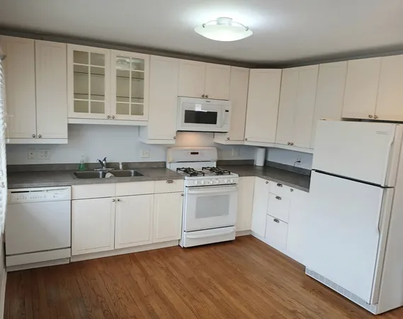 $2,800 | 1388 Gardina Vista, Crystal Lake, IL 60014
