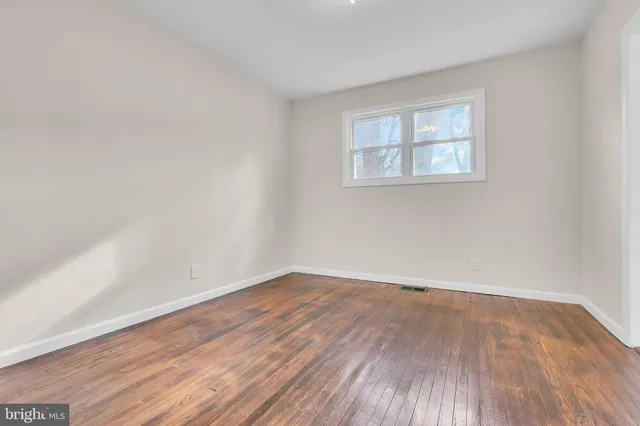 $334,000 | 124 Stratford Avenue, Stratford, NJ 08084