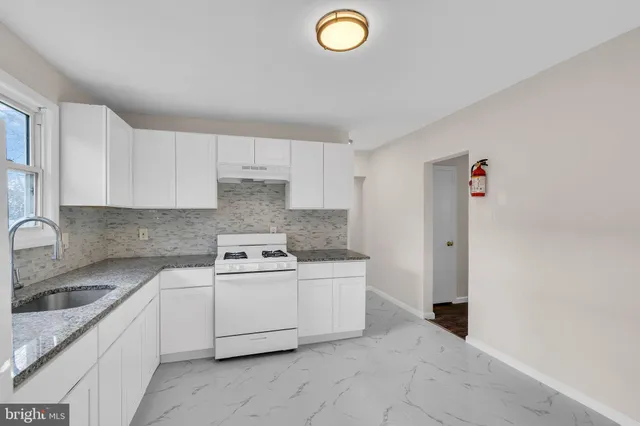 $334,000 | 124 Stratford Avenue, Stratford, NJ 08084