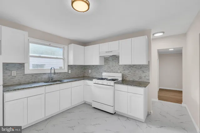 $334,000 | 124 Stratford Avenue, Stratford, NJ 08084