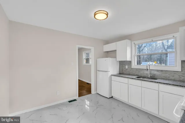 $334,000 | 124 Stratford Avenue, Stratford, NJ 08084