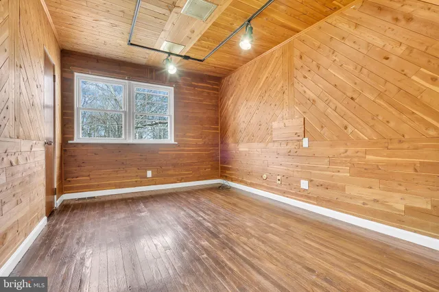 $334,000 | 124 Stratford Avenue, Stratford, NJ 08084