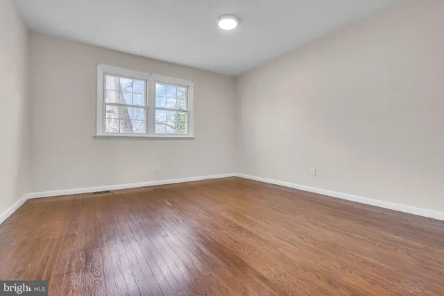 $334,000 | 124 Stratford Avenue, Stratford, NJ 08084