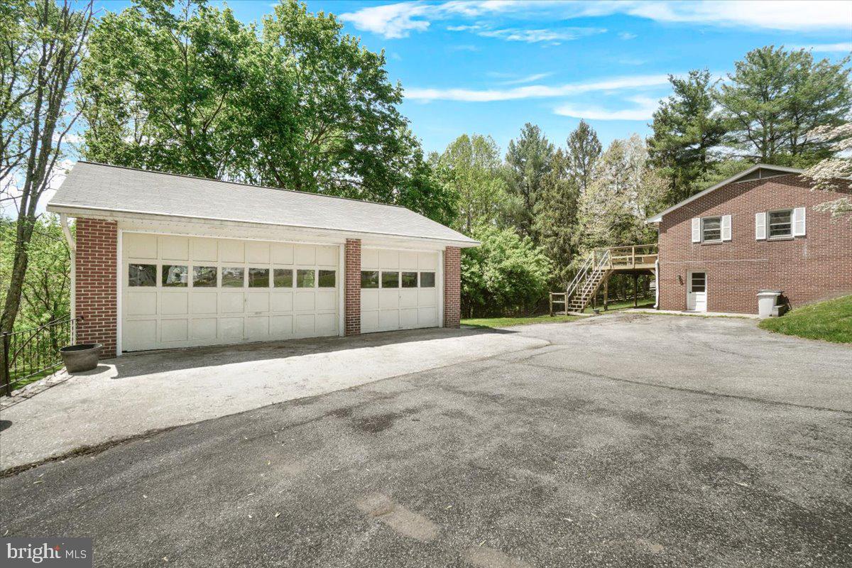 2051 Flag Marsh Road Mount Airy, MD 21771 - Photo 37 of 41 Gallery Image 37