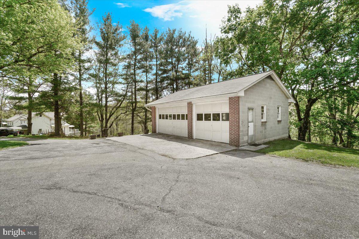 2051 Flag Marsh Road Mount Airy, MD 21771 - Photo 38 of 41 Gallery Image 38