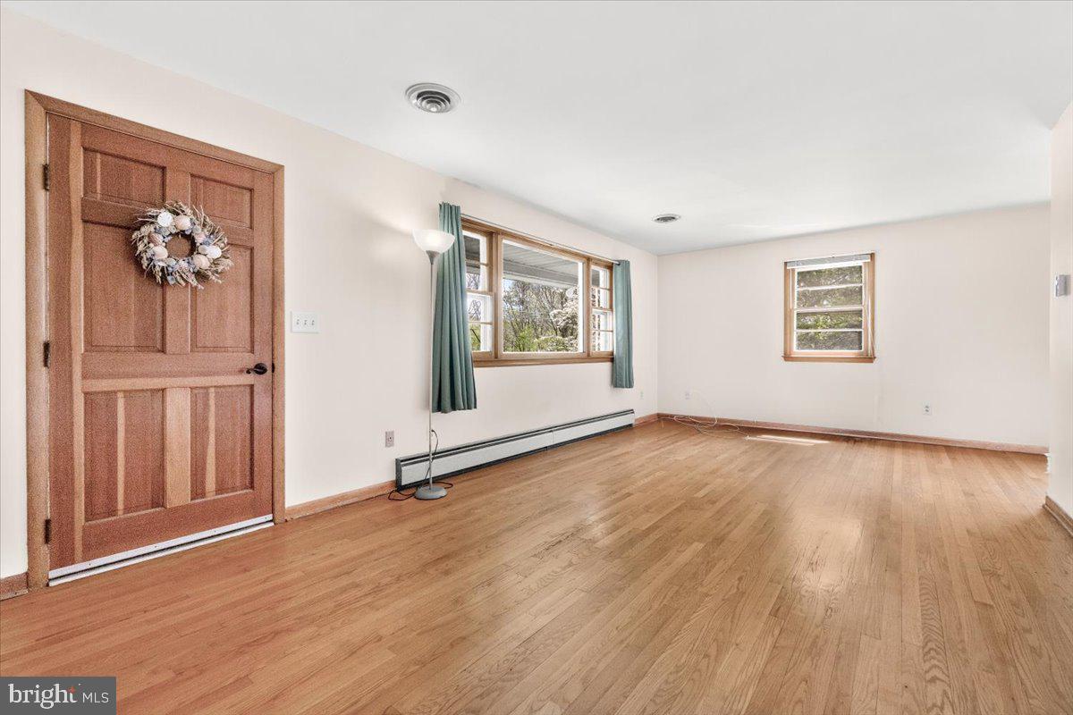 2051 Flag Marsh Road Mount Airy, MD 21771 - Photo 7 of 41 Gallery Image 7
