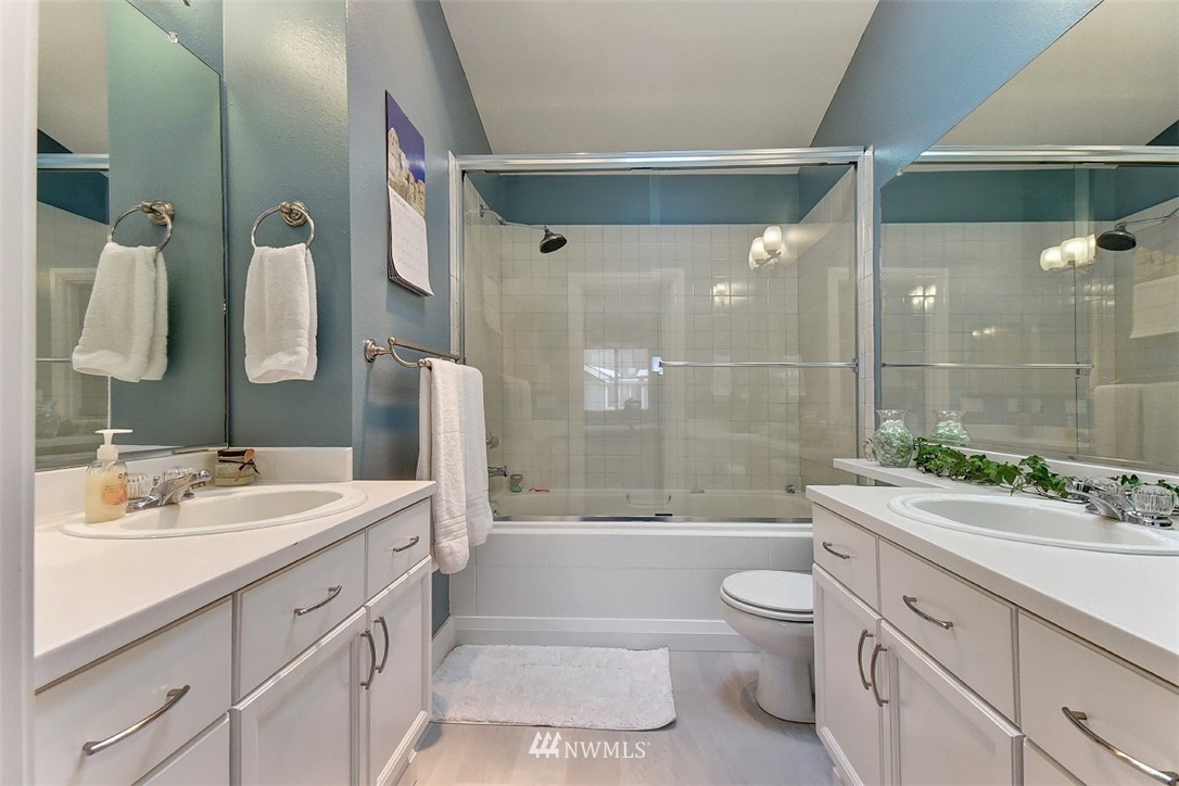 22617 4th Avenue West, Unit 101 Bothell, WA 98021 - Photo 15 of 21