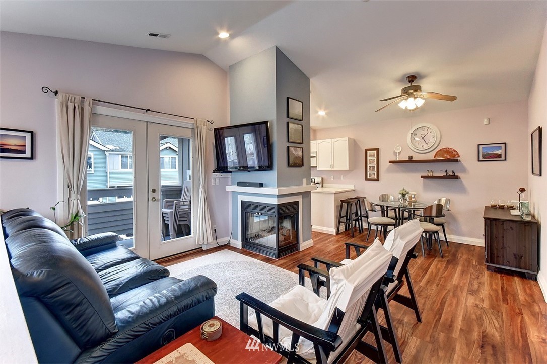 22617 4th Avenue West, Unit 101 Bothell, WA 98021 - Photo 6 of 21