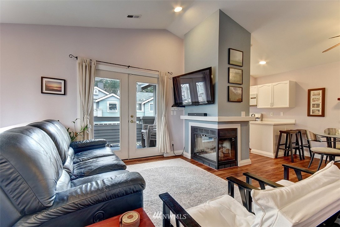 22617 4th Avenue West, Unit 101 Bothell, WA 98021 - Photo 7 of 21
