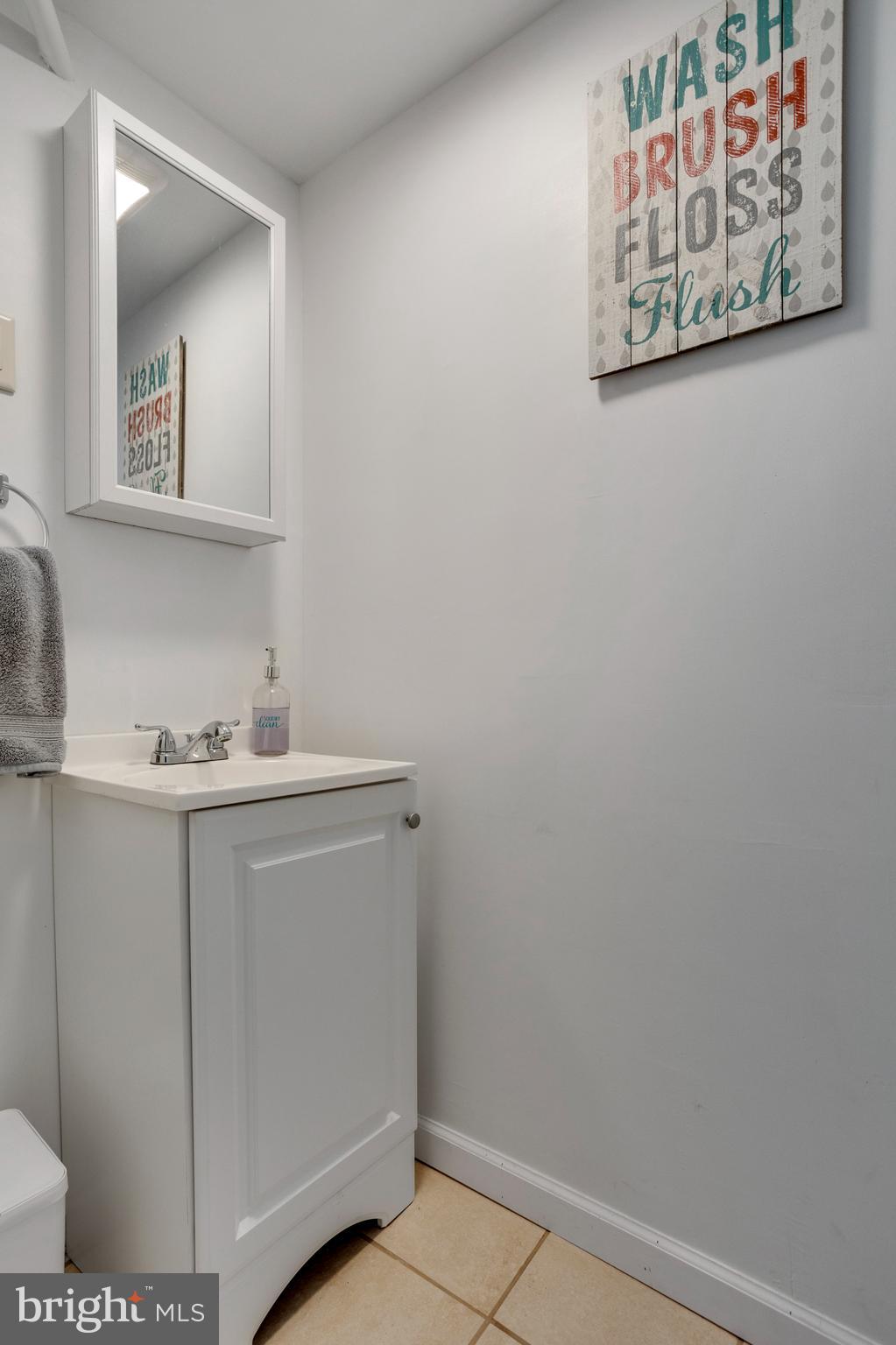 753 Humphreys Road Ardmore, PA 19003 - Photo 10 of 15 Half Bath