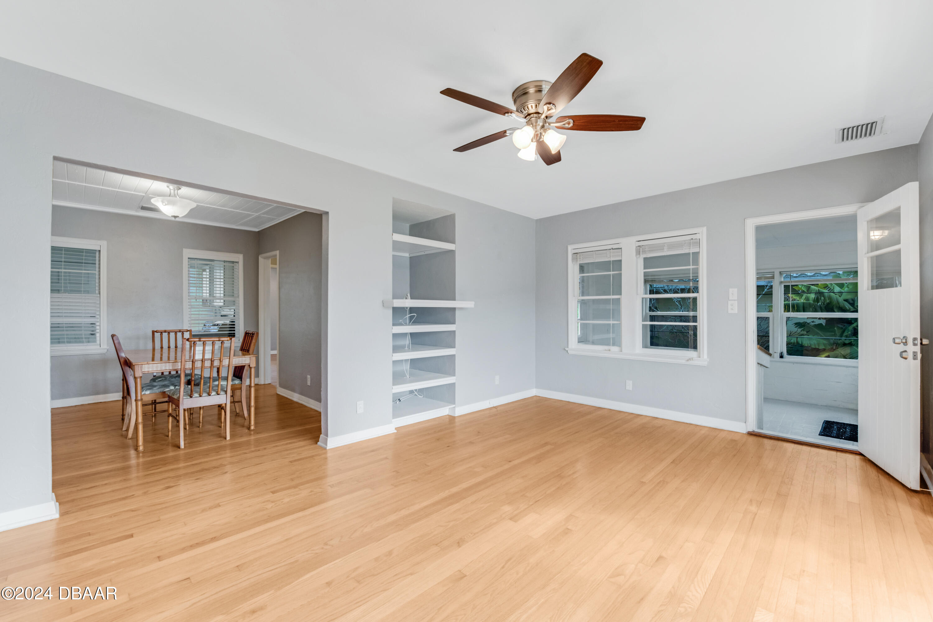 435 Poinsettia Road Daytona Beach, FL 32118 - Photo 11 of 37 D85_5702_HDR