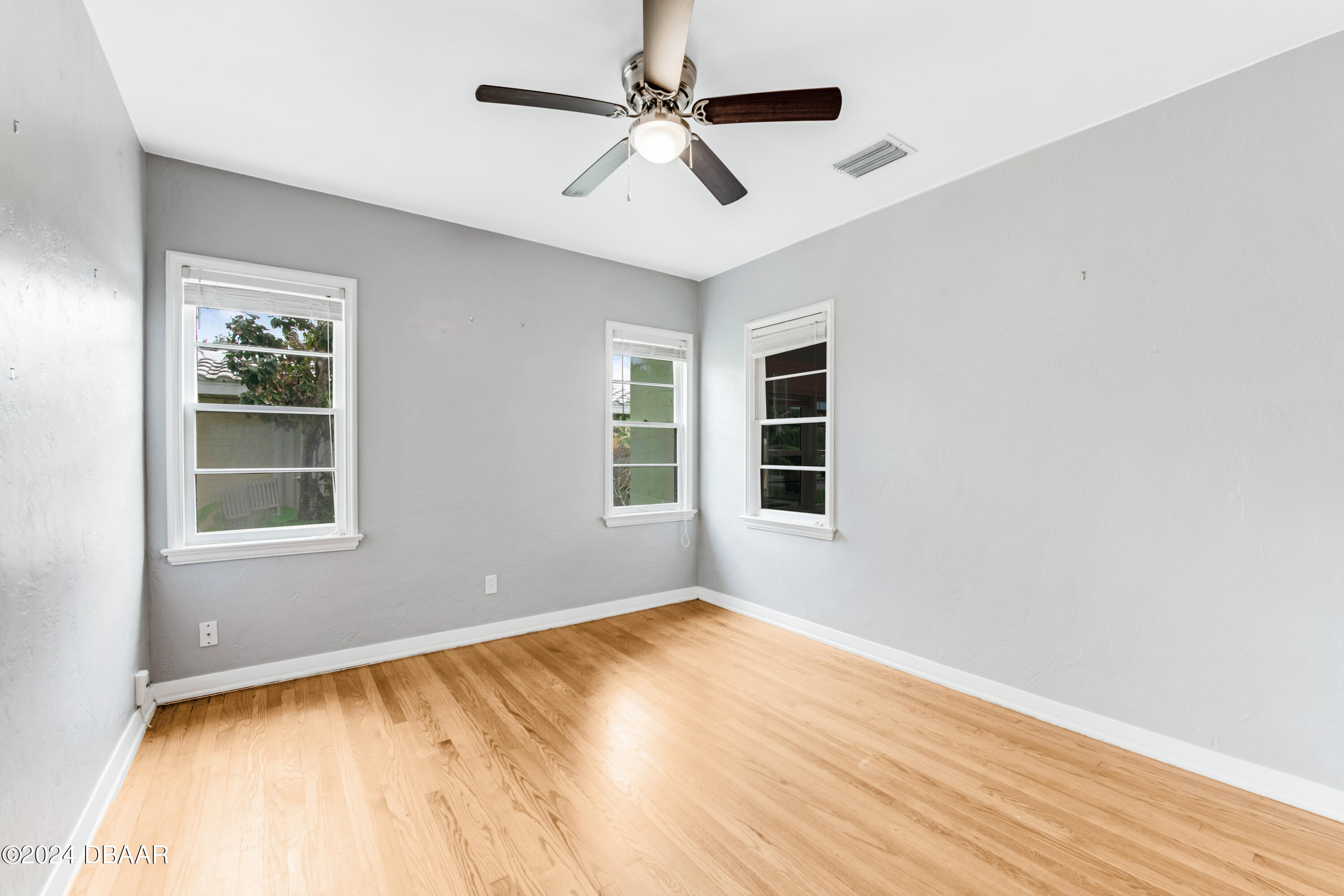 435 Poinsettia Road Daytona Beach, FL 32118 - Photo 19 of 37 D85_5757_HDR