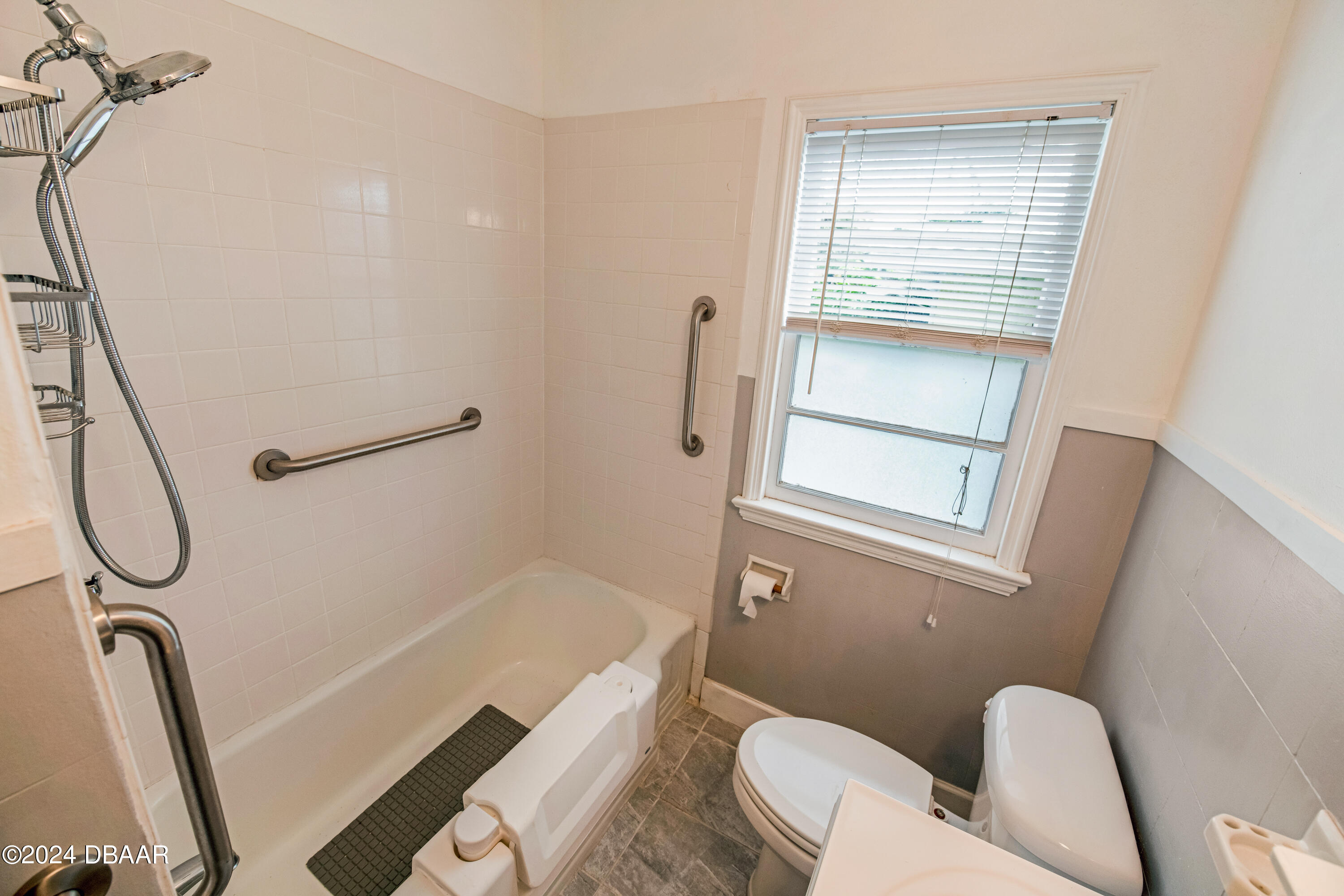 435 Poinsettia Road Daytona Beach, FL 32118 - Photo 21 of 37 D85_5770
