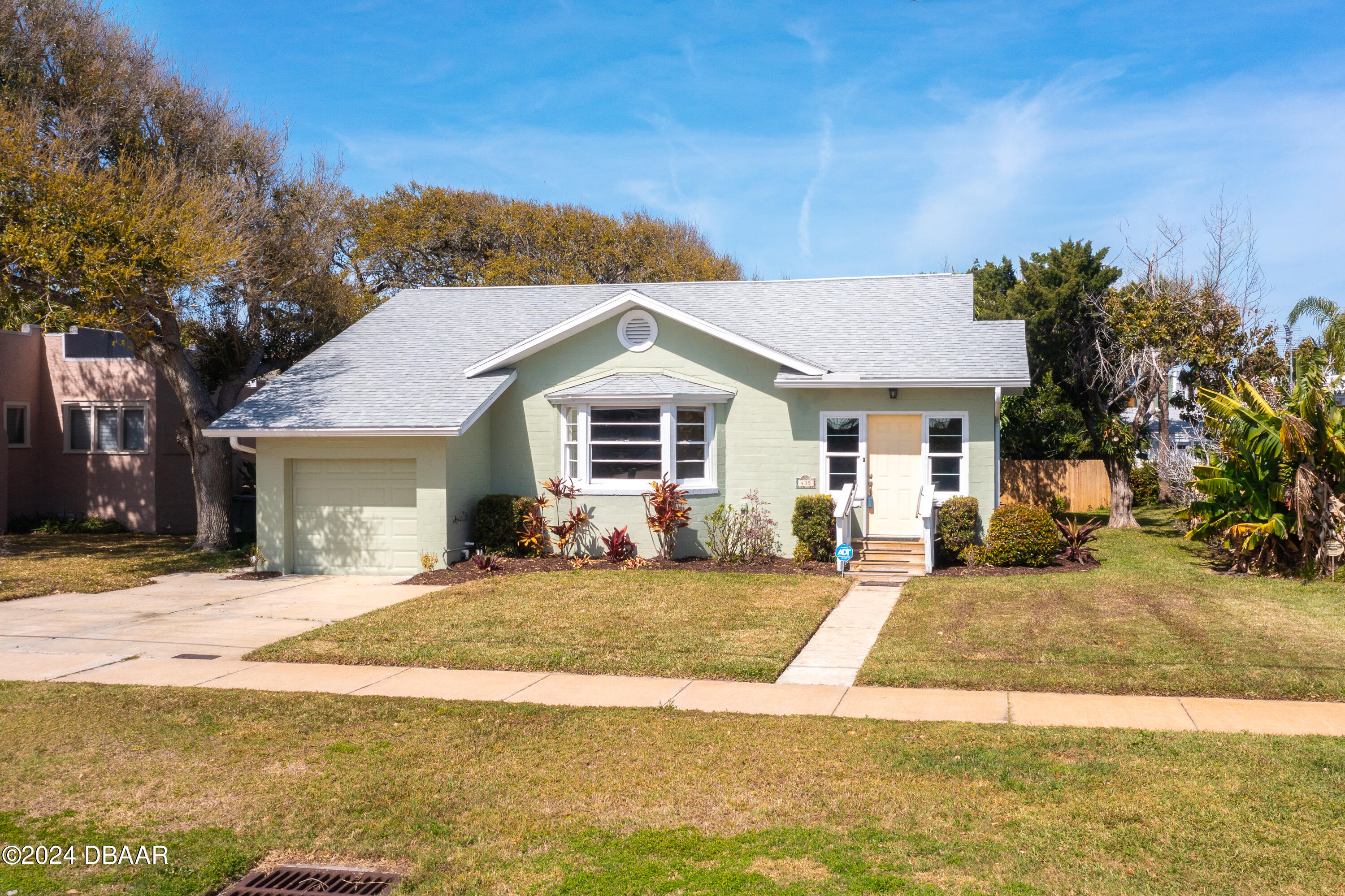 435 Poinsettia Road Daytona Beach, FL 32118 - Photo 4 of 37 435Poinsettia-Ext-1