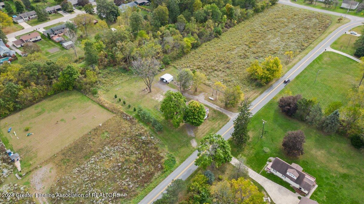 2558 Gilbert Road Lansing, MI 48911 - Photo 7 of 42 06-Media Jett - 05
