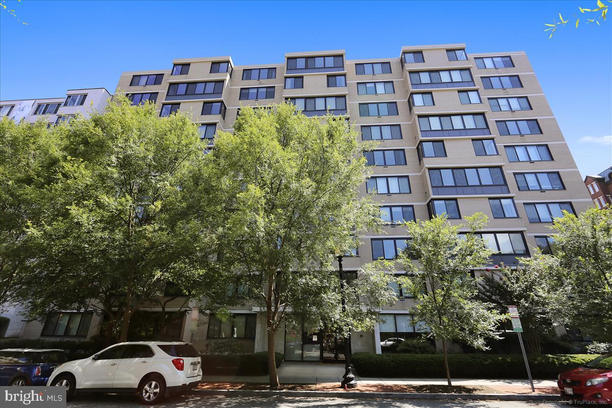 2030 F Street Northwest, Unit 906 Washington, DC 20006 - Photo 2 of 33 a building view