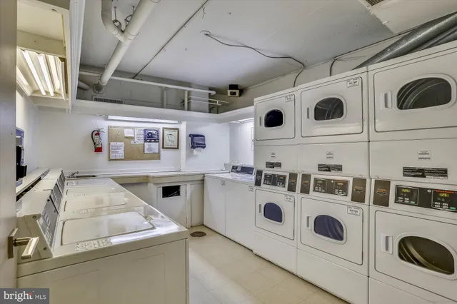 $1,975 | 2030 F Street Northwest, Unit 906, Washington, DC 20006