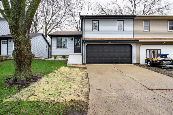 $219,000 | 1305 Bancroft Drive, Bloomington, IL 61704