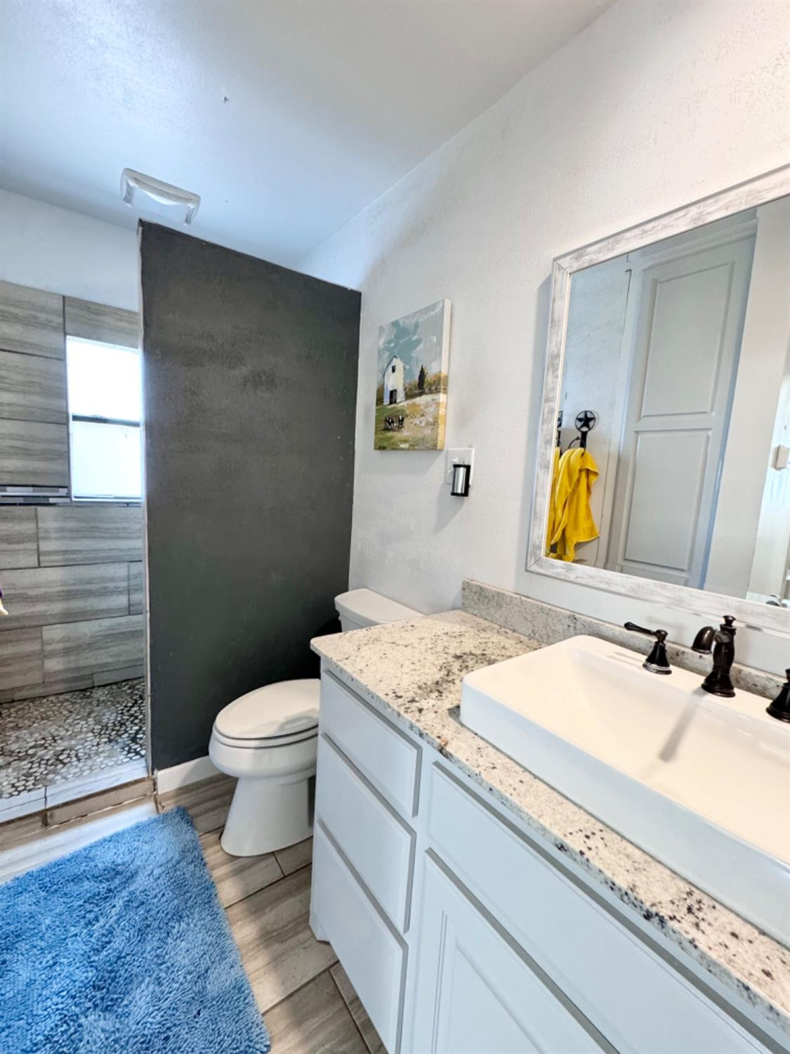 133 River Point Road Spur, TX 79370 - Photo 15 of 18 Hall bath