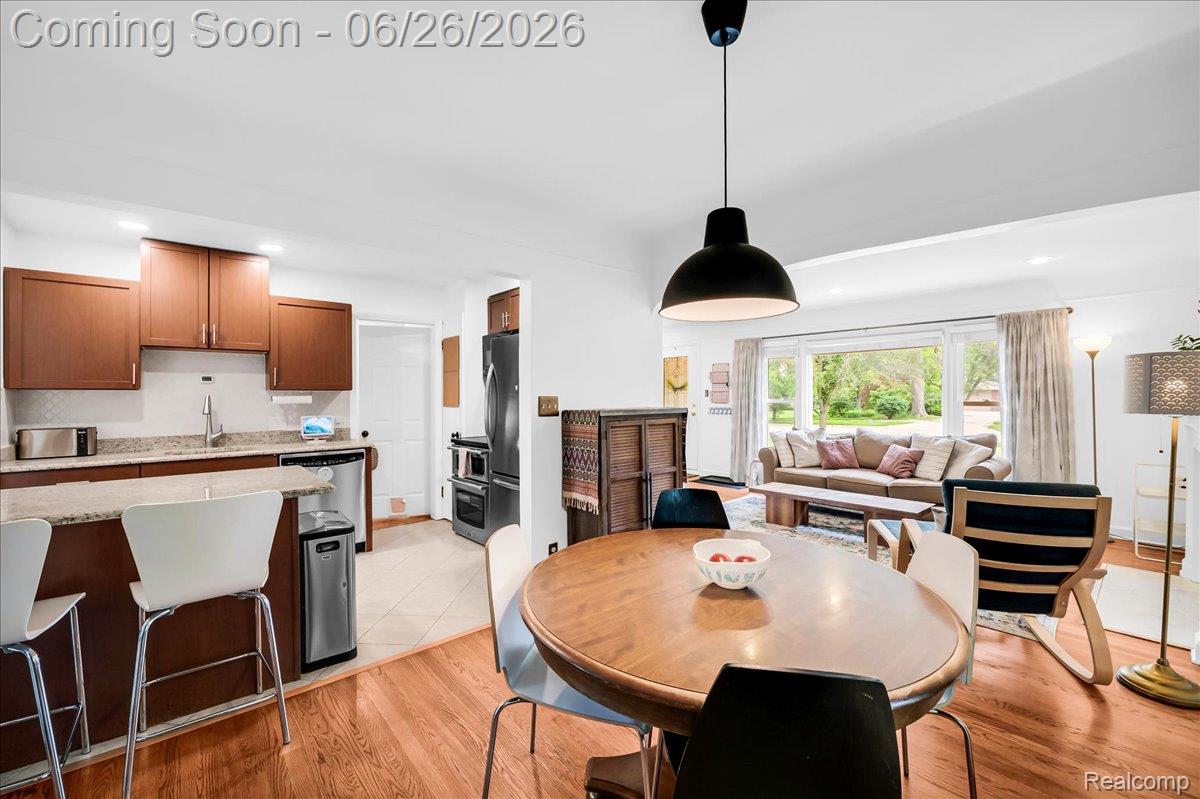 1179 Hampton Road Grosse Pointe, MI 48236 - Photo 8 of 37 10-1179 Hampton Rd_9.jpg
