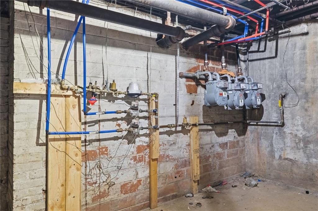 813 Broadway Avenue McKees Rocks, PA 15136 - Photo 23 of 25