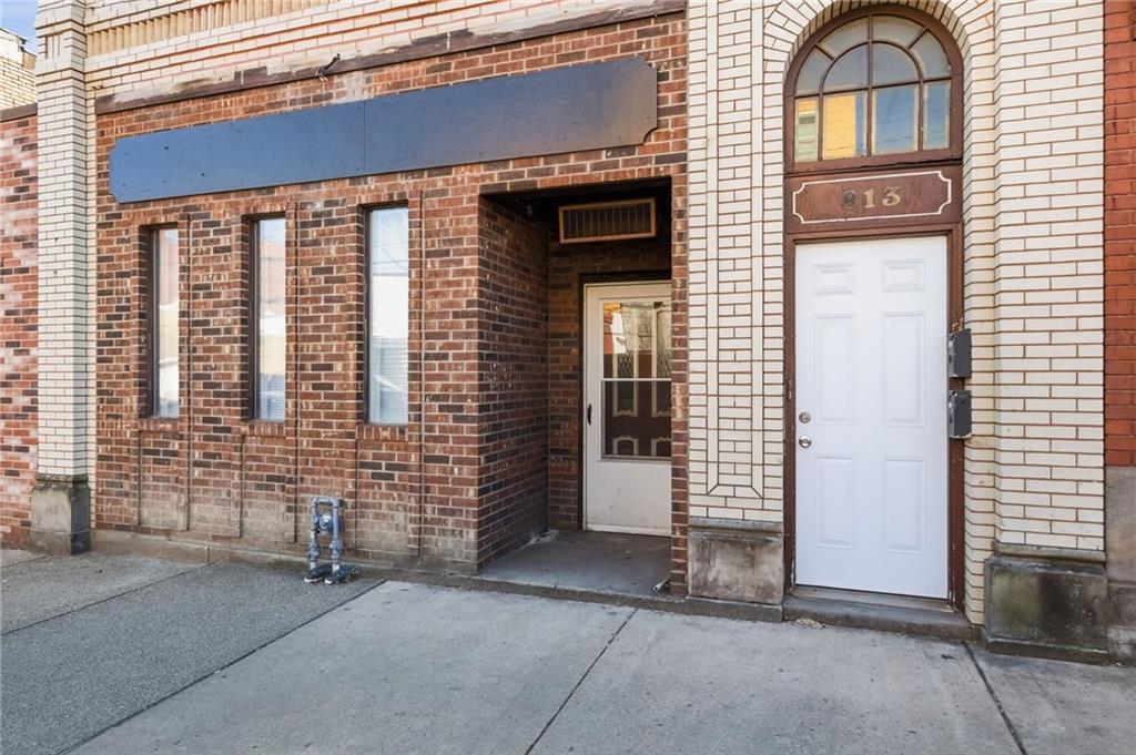 813 Broadway Avenue McKees Rocks, PA 15136 - Photo 4 of 25