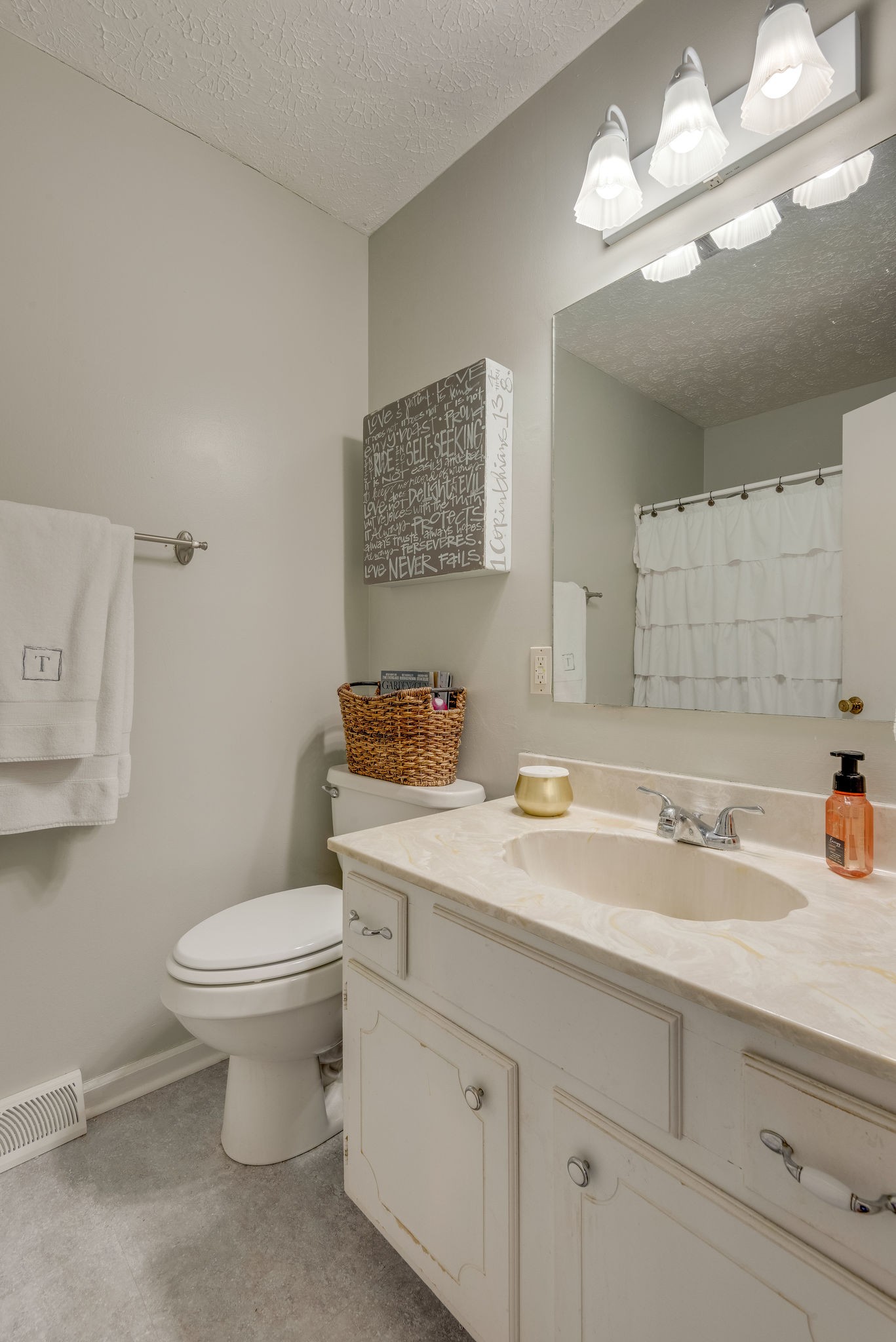 1105 Ridgecrest Drive Dickson, TN 37055 - Photo 34 of 39 Gallery Image 34