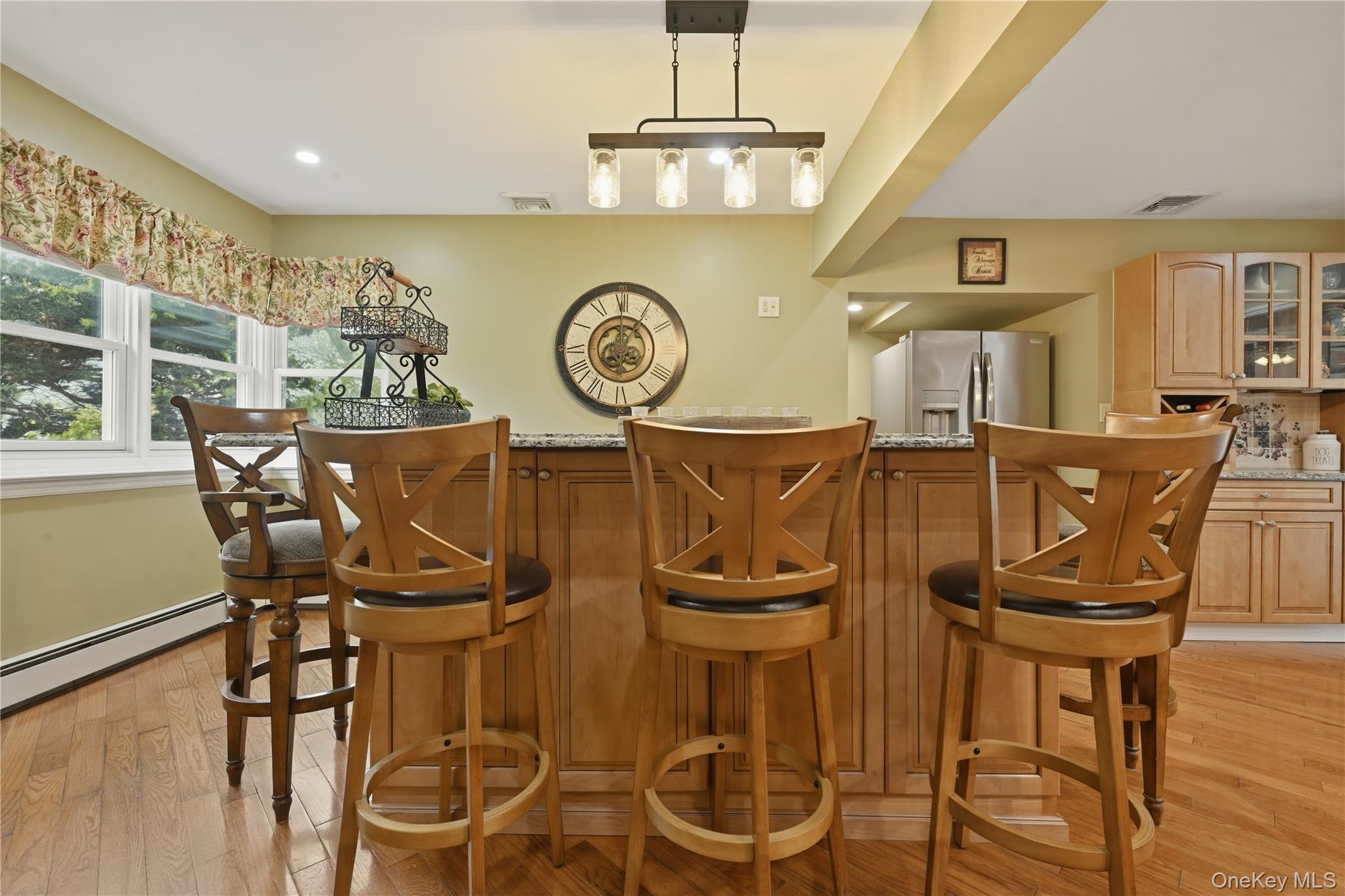 19 Berkshire Road Bethpage, NY 11714 - Photo 6 of 42