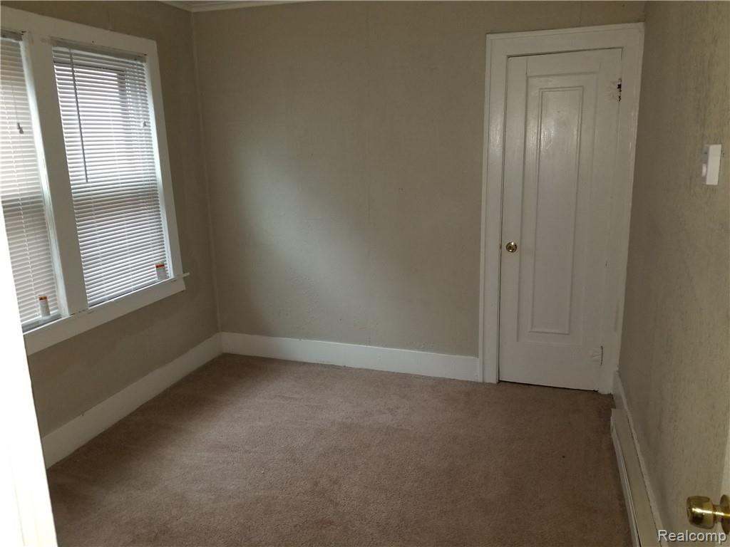 8032 Stephens Road Warren, MI 48089 - Photo 18 of 39 20180925_133628.jpg