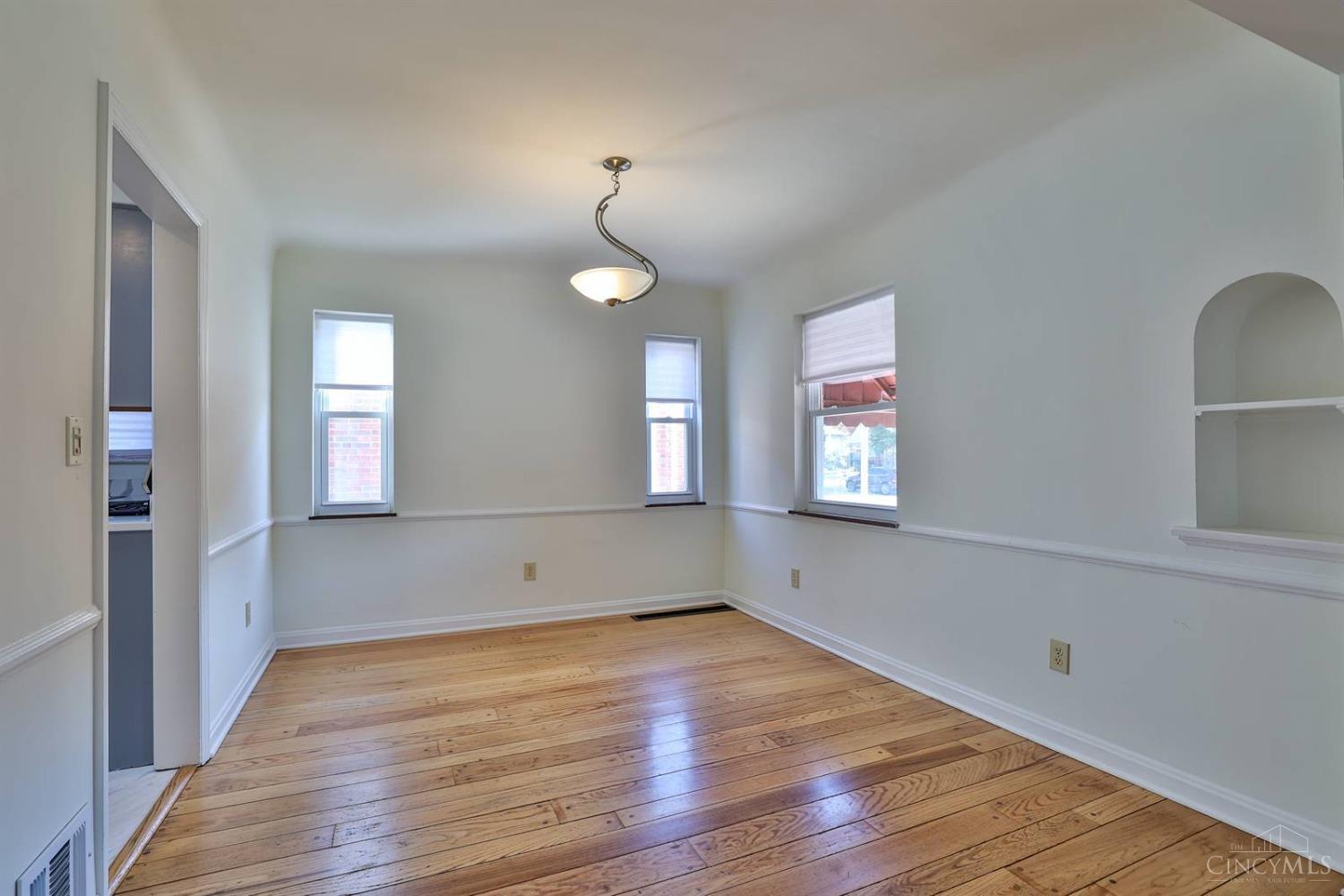 6842 Roe Street Cincinnati, OH 45227 - Photo 7 of 32 Gallery Image 7