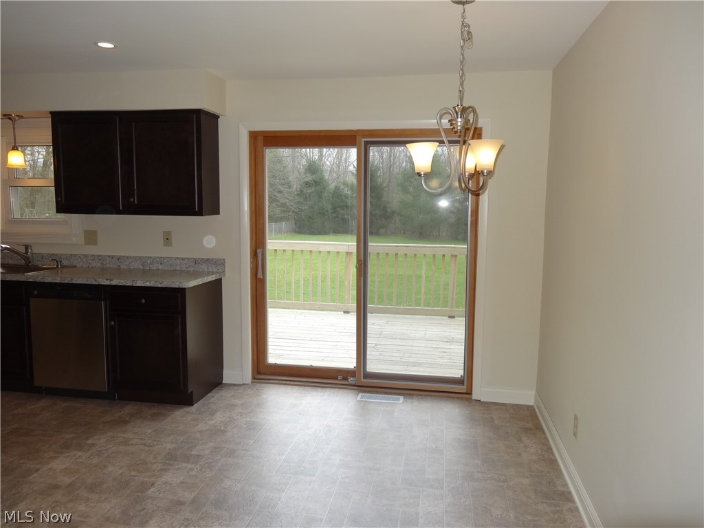 13505 Ruth Drive Strongsville, OH 44136 - Photo 9 of 31 Gallery Image 9